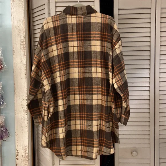 Zenana Plaid Oversized Top - Picture 3 of 4